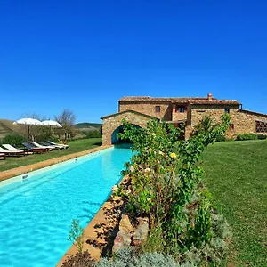 https://casale-pienza.it-tuscanyhotel.com